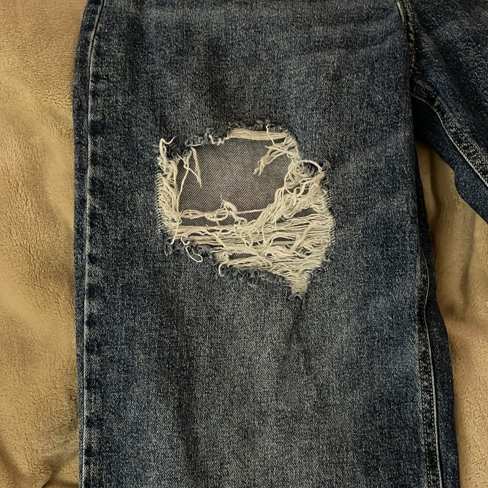 Ripped Jeans - Picture 3 of 5